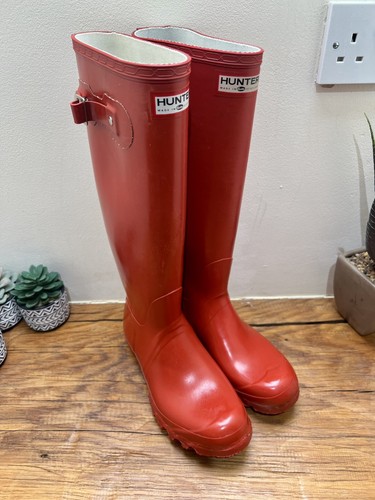 Super rare red - **,